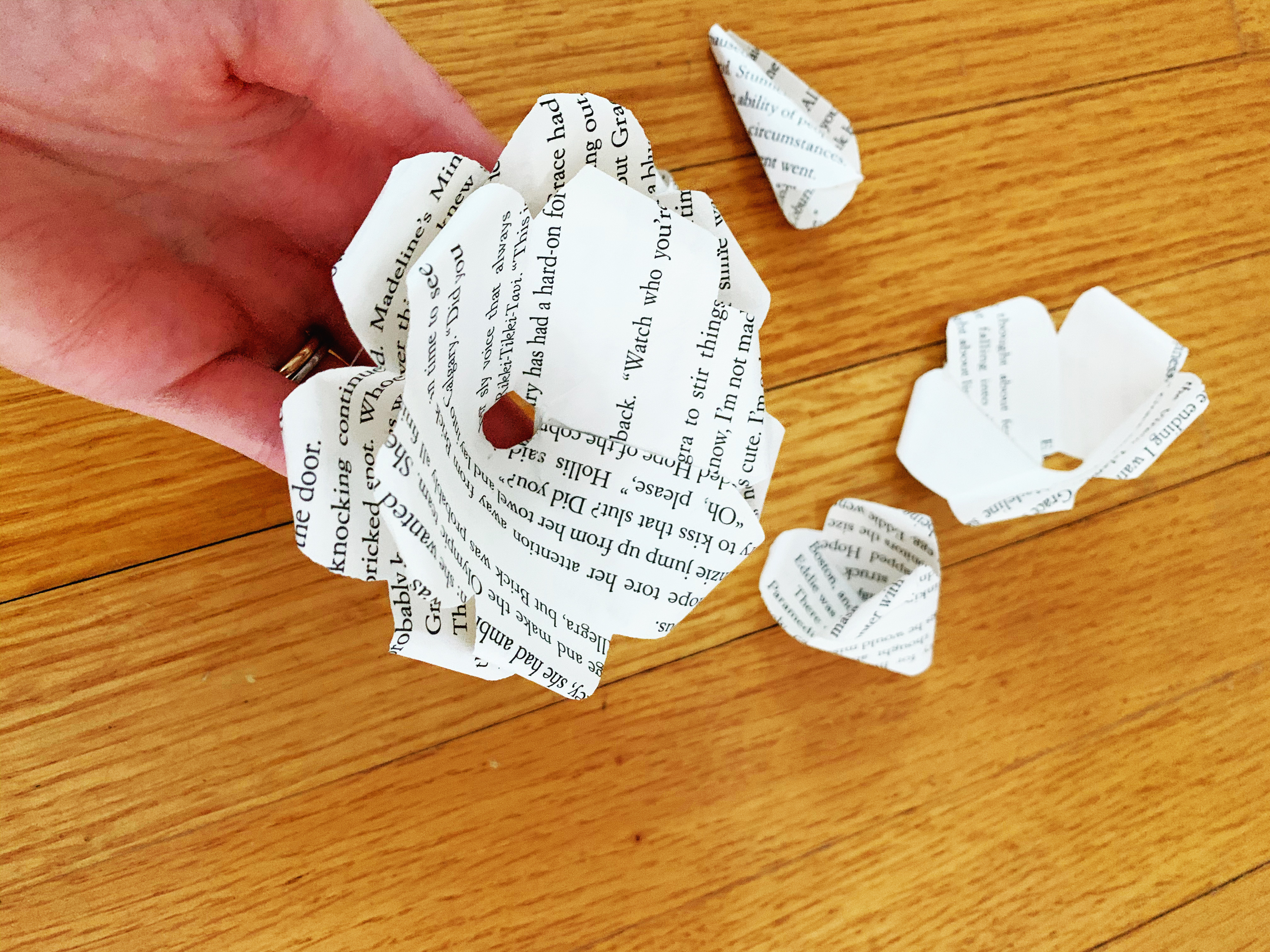 DIY Book Craft: Book Page Roses - Maya Smart